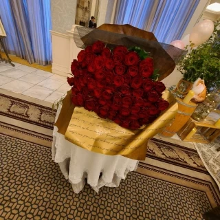 100本の薔薇サプライズ