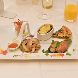少しずつゲストの方で違う飾り付けだった前菜。