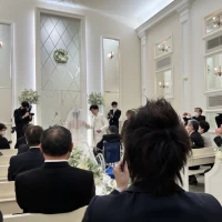 新婦入場後新婦父と新郎とのバトンタッチ