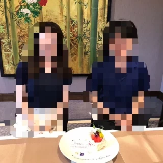 お祝いのケーキをいただきました。