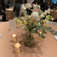 披露宴会場のテーブル