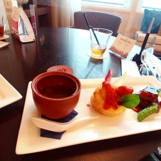 ここ自慢の中華料理
フカヒレスープやフォアグラ