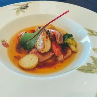 試食会で頂いたハーフコース料理です。
