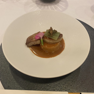 ぺろりと食べれてしまうフォアグラのお料理です。