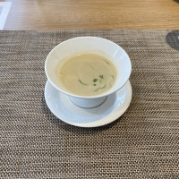 季節の野菜スープです。当日は牛蒡でした。