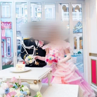 ガーデンが見える窓があります
