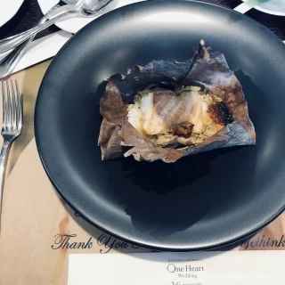 魚料理でしたが、下にお米があり斬新で美味しかったです。