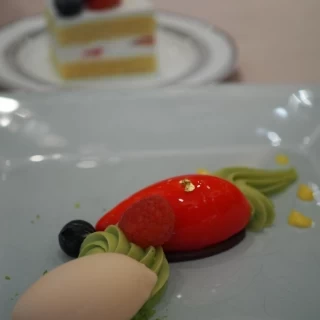 アイスのフレーバーを春らしい桜味に変えていただきました