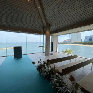 海の上にいるような感じがしました。