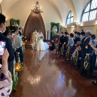 チャペルの両側の花の装飾も要望どおり