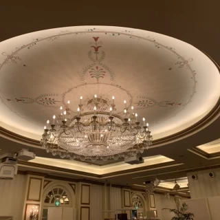 披露宴会場のシャンデリア