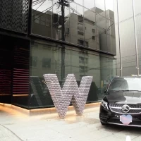 ホテルの外には、フォトスポットにもなる場所