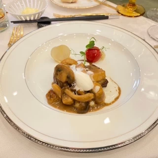 牛のソテーキノコソース