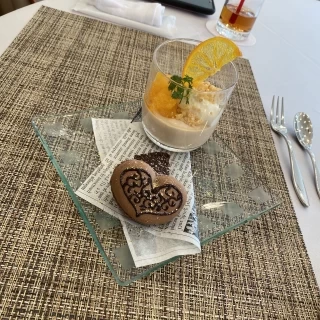 カップルでマカロンの形が違って可愛かったです。