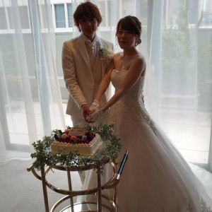 ケーキ入刀|584605さんの小さな結婚式 岡山店の写真(1234297)