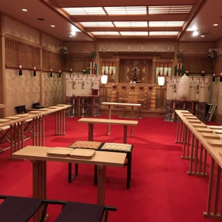 和装用の神殿