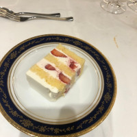 衛生上、ケーキカットの時のケーキではないようです