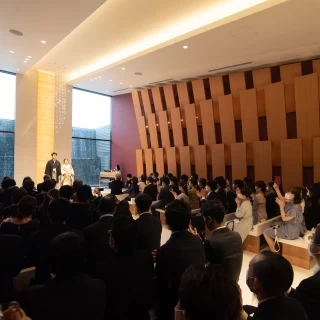 100人程収容できる広々としたチャペル