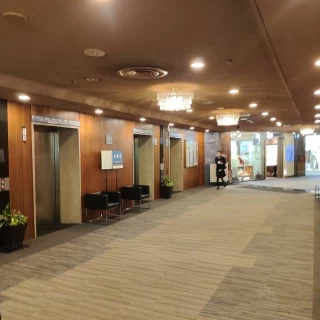 挙式会場のフロア　エレベーター前