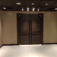 1つめの会場チャペル　前室