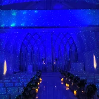 2つめの会場　チャペルのライティング演出　歩道からのショット