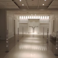 2つめの会場　チャペル前室