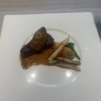 メインの牛フィレ肉。