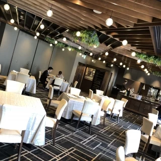 だいたい60人ほど入れるようです。