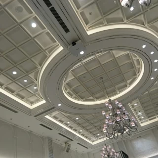 披露宴会場の天井写真