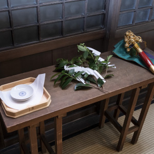 三三九度に使用する器も綺麗に飾っていただいていました|585091さんの牛嶋神社の写真(1411377)