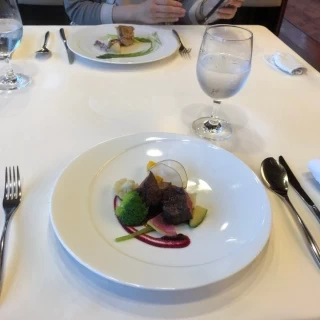 魚も肉もどちらも美味しかった