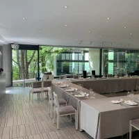 当日は20人程度を想定した配置でした。