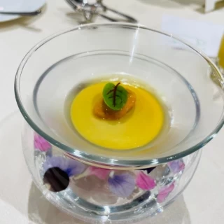 贅沢なウニのスープ