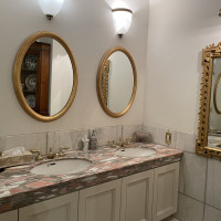 トイレの水道、鏡。とても綺麗でした。