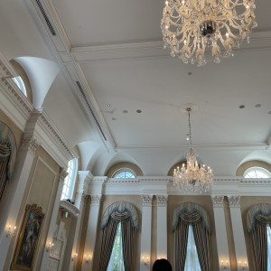 天井が高く、シャンデリアがありました。|585367さんのザ・ジョージアンハウス1997/ロイヤルクレストハウスの写真(1836807)
