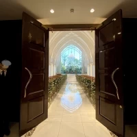挙式前に両親とムービーを見ながら感謝を伝えることができました