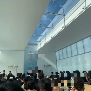 晴天に恵まれ非常に開放的な挙式会場でした。