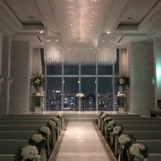 夜の挙式会場からの夜景はとても綺麗です。