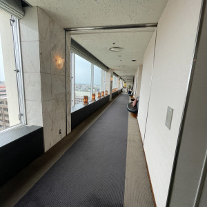 15階会場は扉がなくオープンな雰囲気。|585690さんのホテルオークラ新潟の写真(1202000)