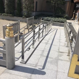 新潟護国神社ではスロープもあります。