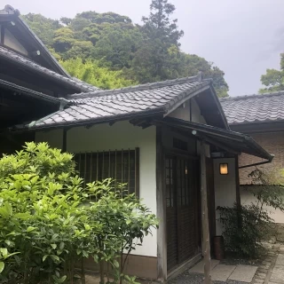 ここで挙式のお支度をします。