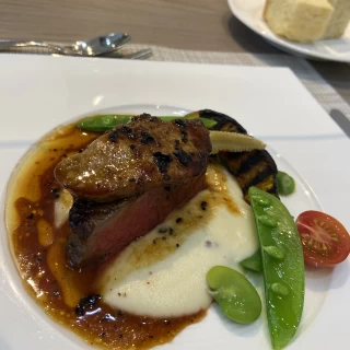 試食の肉料理