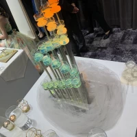 タワーから落ちてくる水綺麗やった