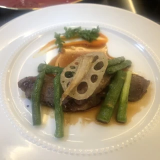 試食のお肉料理