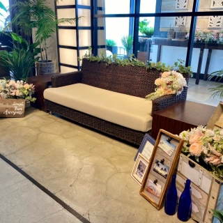挙式と披露宴のあいだのお部屋です