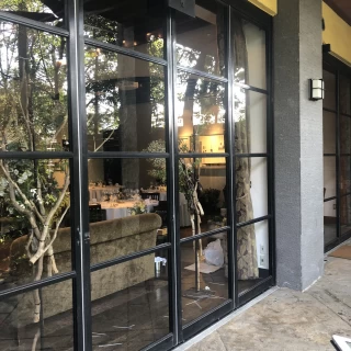外から見た披露宴会場