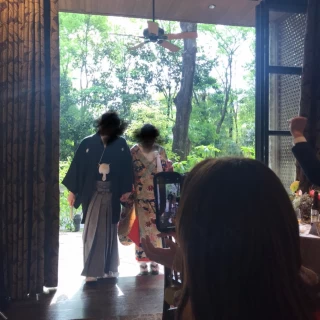 お庭から登場演出