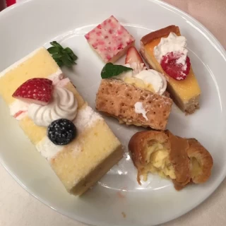 デザートビュッフェおいしく頂きました