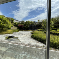 披露宴会場から見える日本庭園は前撮りでも使用できるみたいです