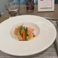 お箸でも食べやすそうな食材が多かったように感じます。